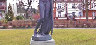 Bild zu Bronze-Skulptur "Die Badende" Hohenzollernplatz