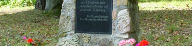 Bild zu Denkmal für Opfer der REIMAHG im Schlosspark Hummelshain