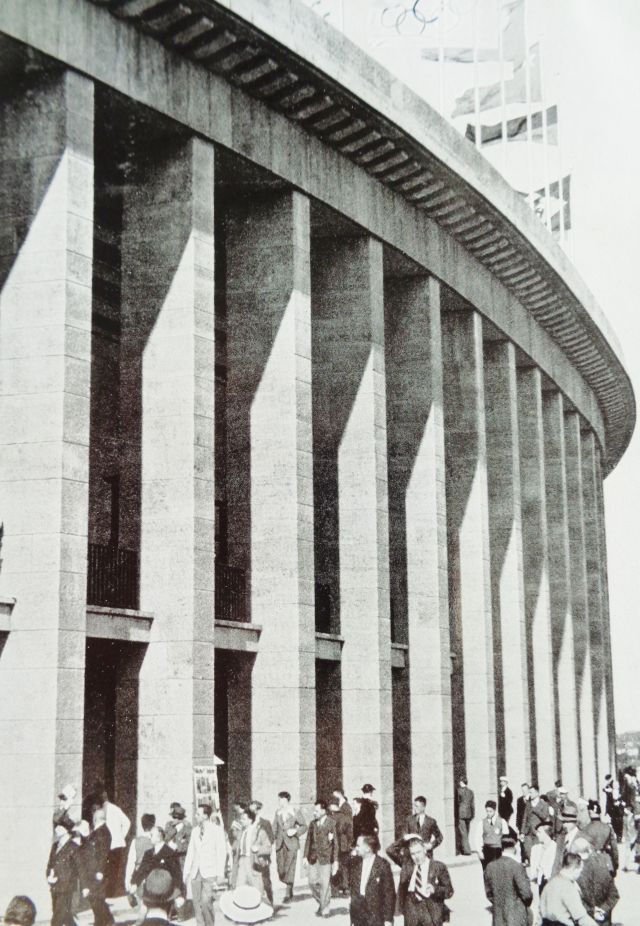 Säulengang des Stadions 1936 bei den Sommerspielen