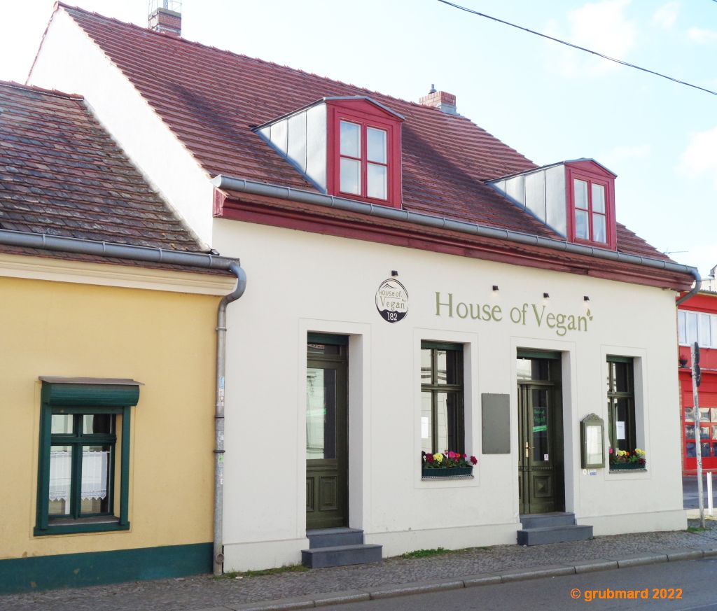 Restaurant "House of Vegan 182" in Bln.-Friedrichshagen