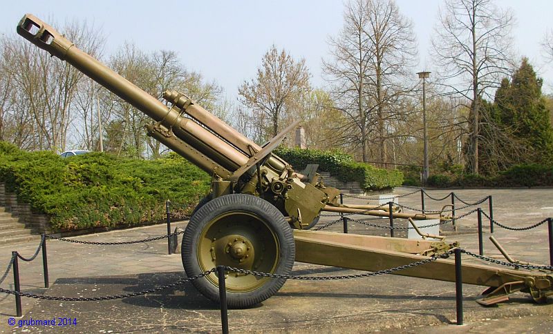 Gedenkstätte Seelower Höhen: Sowjetische 152mm-Haubitze Modell 1943 (Reichweite ca. 14 km)