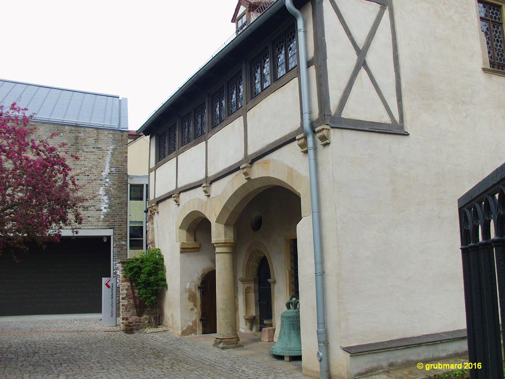 Luthers Geburtshaus - Hofseite mit Arkaden