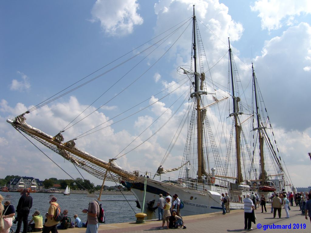 Segelschulschiff Dreimastgaffelschoner &apos;Gro&szlig;herzogin Elisabeth&apos; 2006 in Warnem&uuml;nde