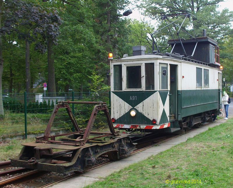 Seit 100 Jahren im Dienst: Fahrleitungsrevisionswagen A91 der SRS. 1914 für Istanbul gebaut, nicht ausgeliefert, dann in Krefeld, seit 1922 in Schöneiche.