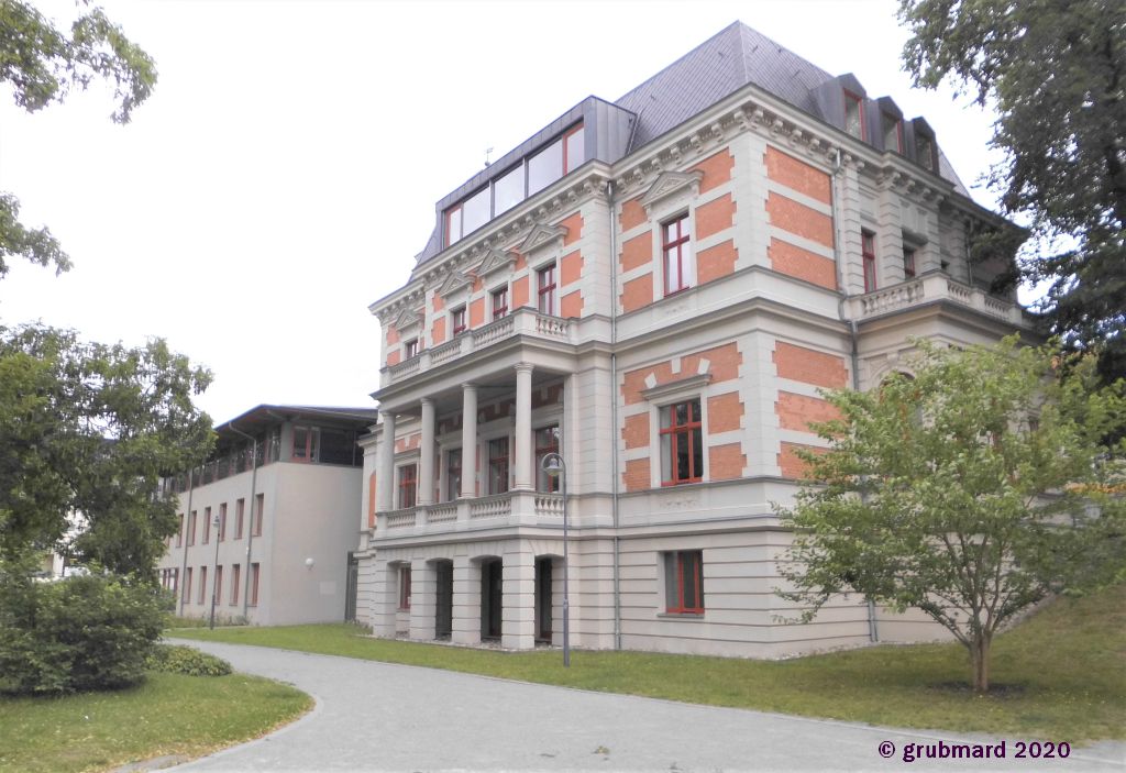 Altes und neues Rathaus Erkner - Parkseite