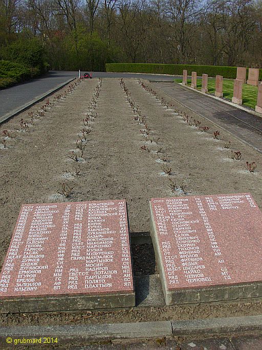 Gedenkstätte Seelower Höhen: Neuer sowjetischer Soldatenfriedhof - Gräberfeld von 2008