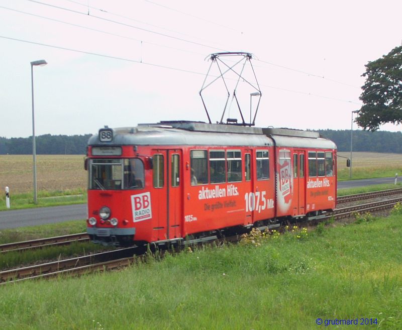 Zug der SRS zwischen Schöneiche und Rüdersdorf