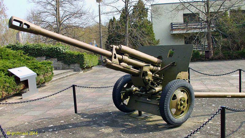 Gedenkstätte Seelower Höhen: Sowjetische 76mm-Kanone ZIS-3 Modell 1942 (Reichweite ca. 13 km)