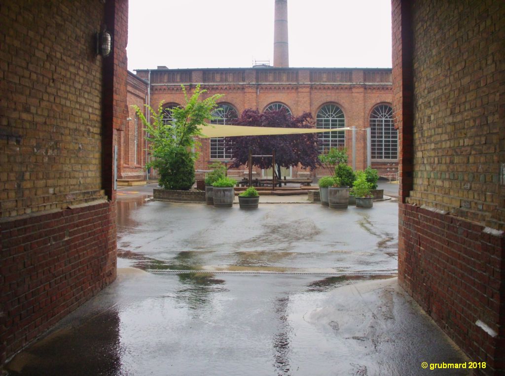 Blick in den Schulhof