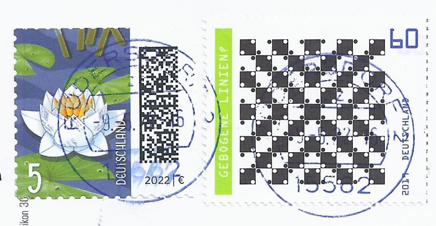 5-Cent-Briefmarke "Seerose" von 2022 und 60-Cent-Briefmarke "Gebogene Linsen" von 2021