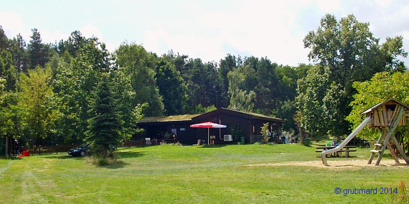 Wildpark Johannismühle bei Baruth: Café Kastaniengarten und Spielwiese