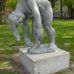 Beton-Skulptur »Die sich Erhebende« im Luisenhain in Berlin