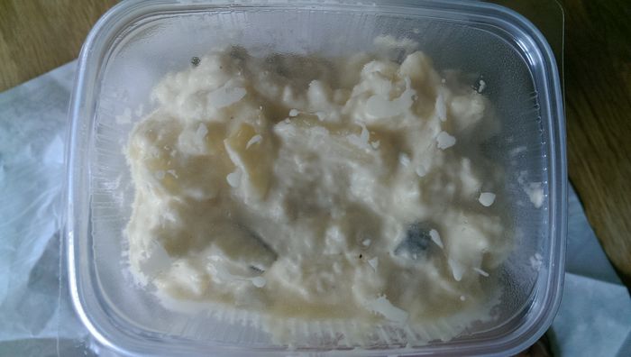 selbstgemachter Kartoffelsalat mit Mayonaise