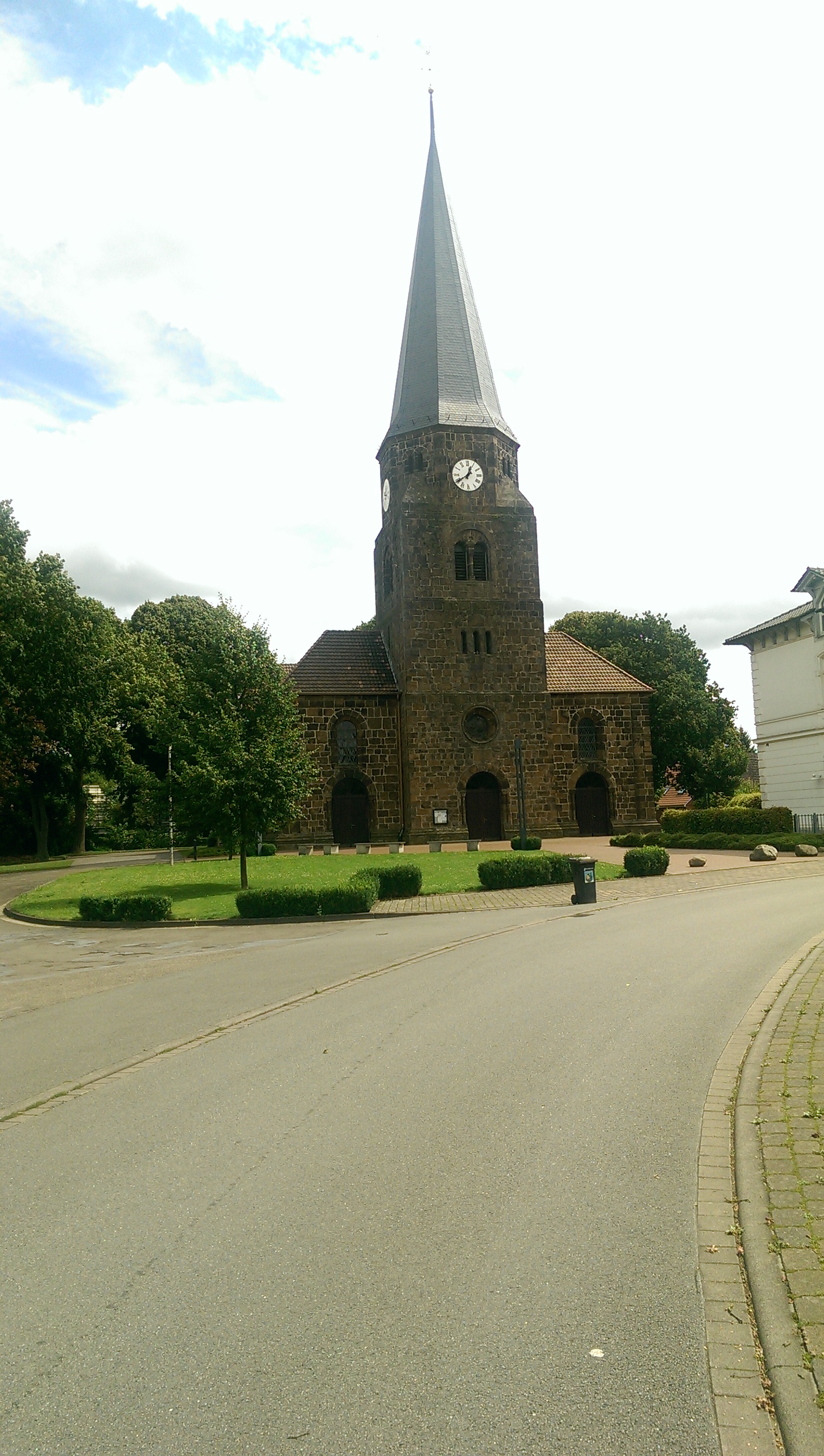 Bild 1 Laurentiuskirche Rehme - Ev. Emmaus-Kirchengemeinde Bad Oeynhausen in Bad Oeynhausen