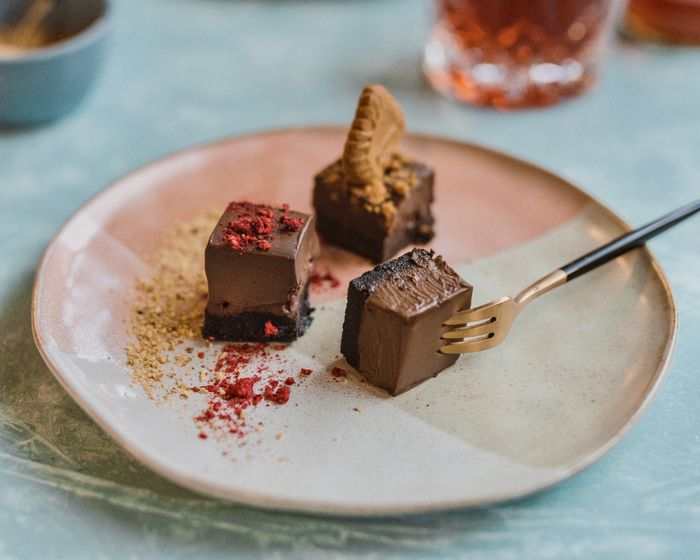 Der Klassiker unter den Desserts. Das Dreierlei Vom Oh Mein Gott. Die leckerste Schokotarte Süddeutschlands!