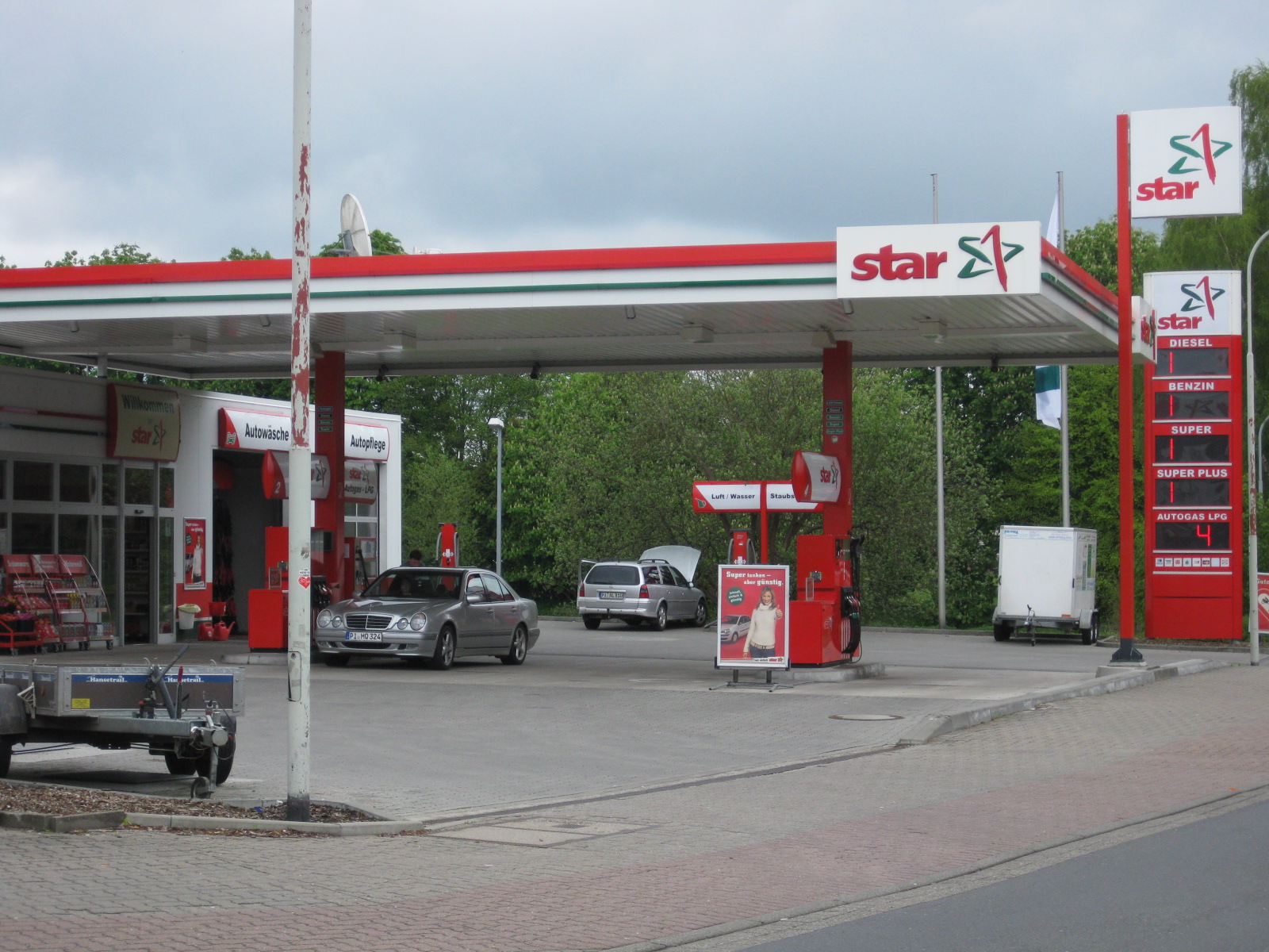 Bild 1 STAR Tankstelle Türeme in Uetersen