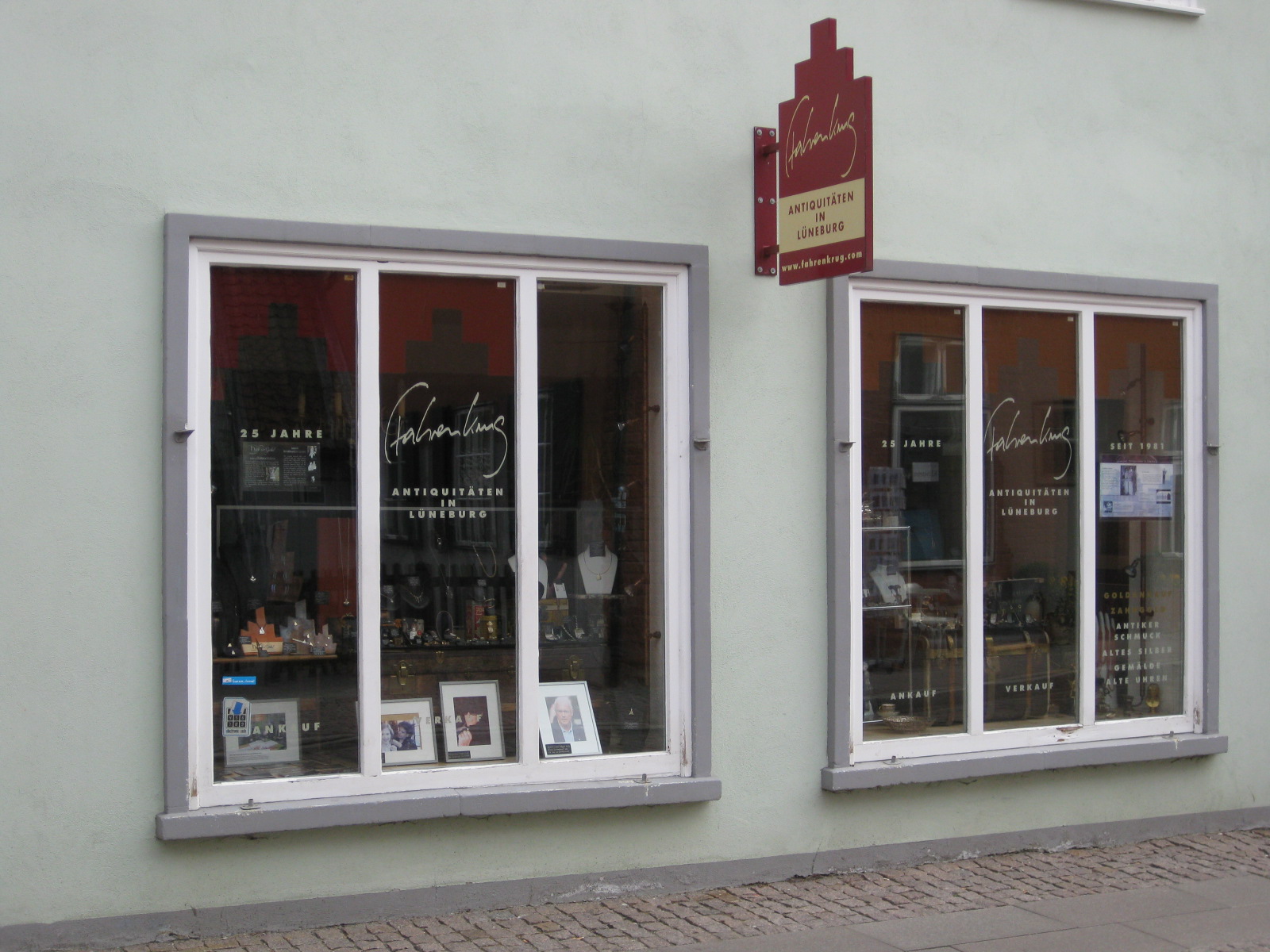 Bild 1 Antiquitäten Fahrenkrug in Lüneburg