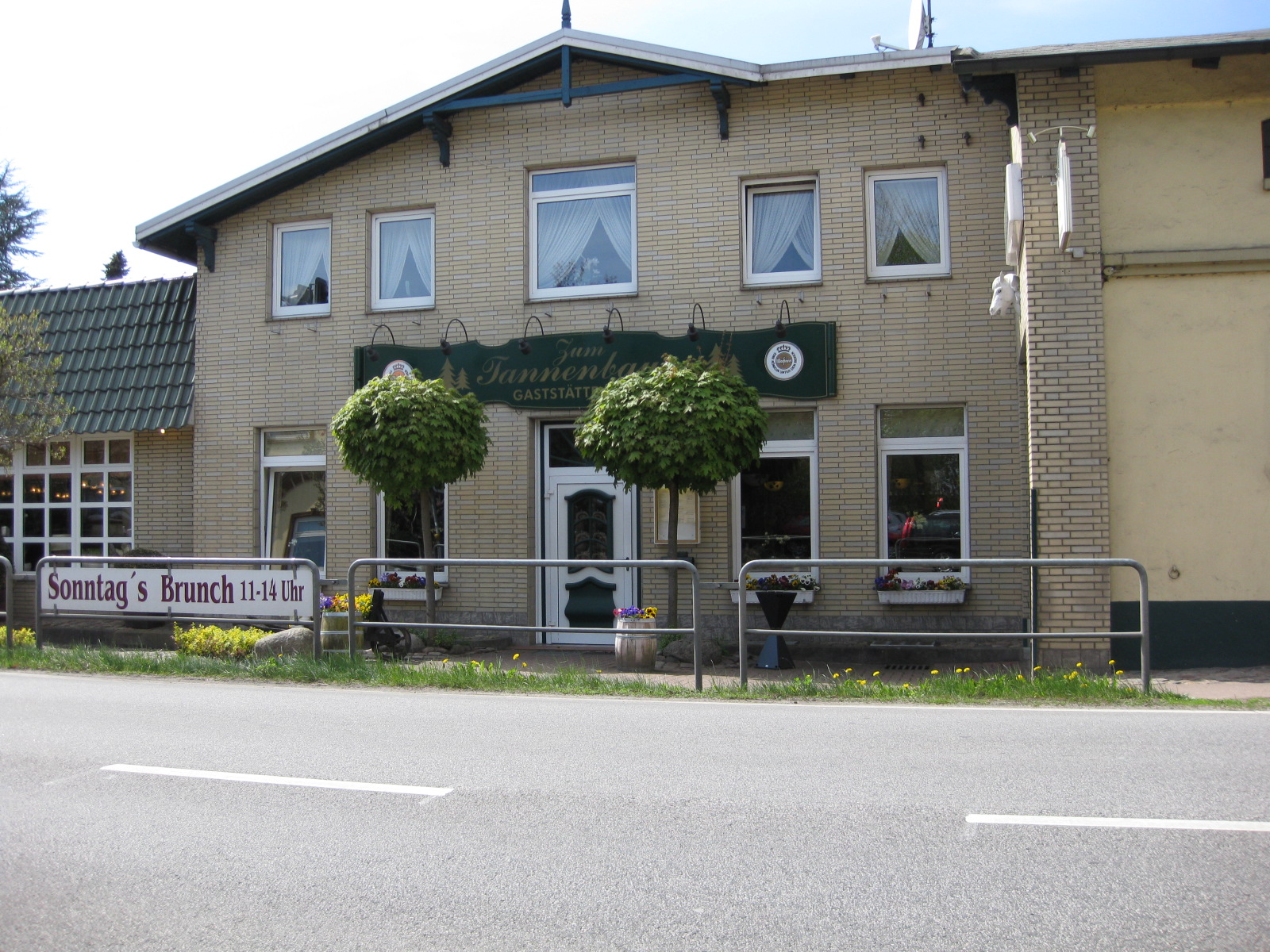 Bild 1 Hotel "Zum Tannenbaum" in Klein Nordende