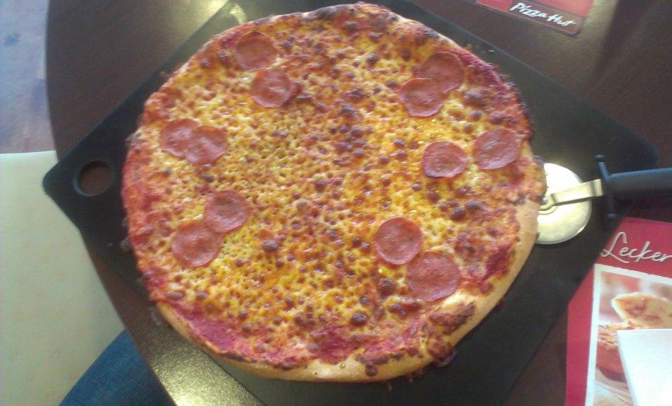 Salamie-Pizza wie sie nicht aussehen sollte!