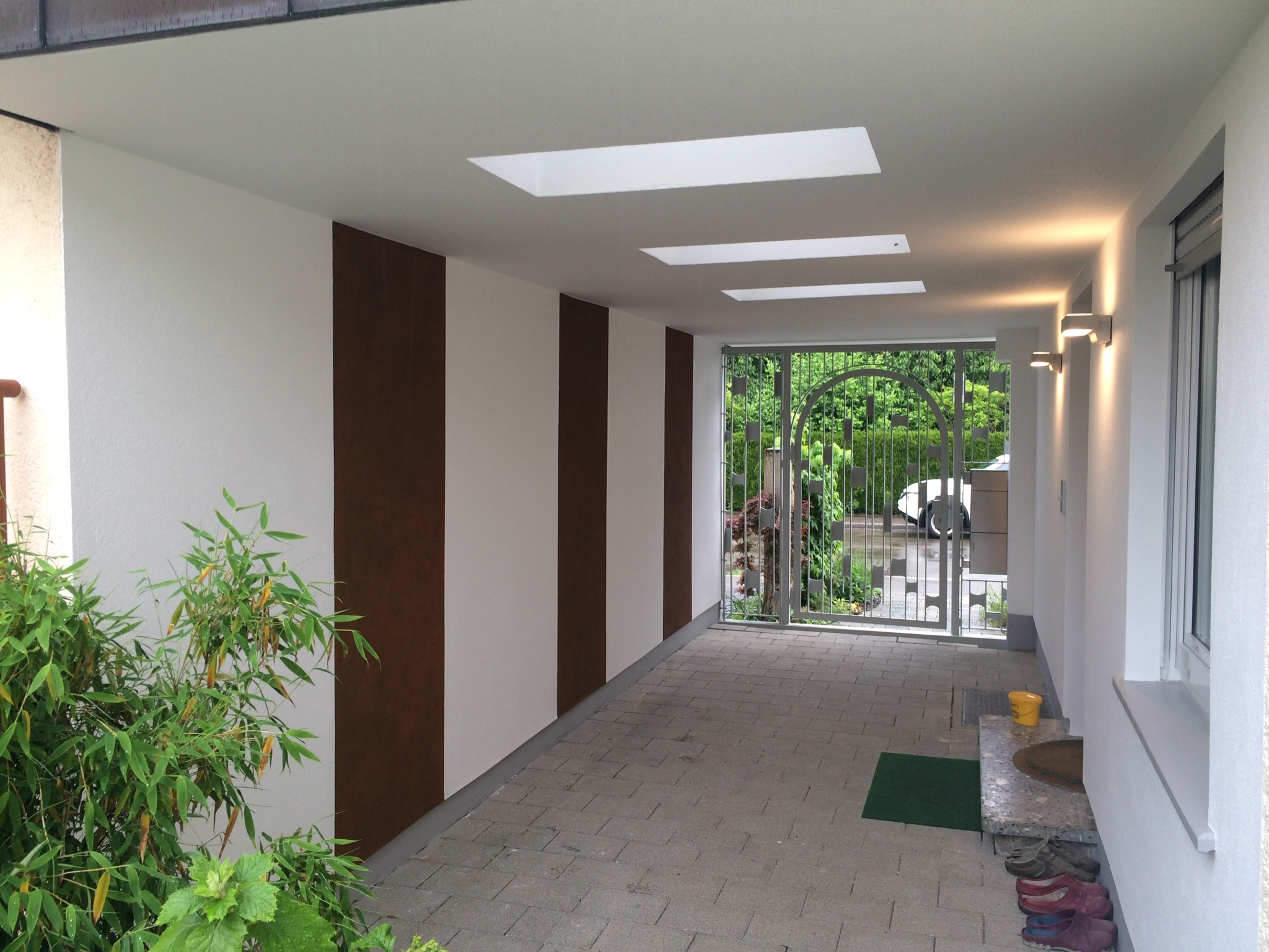 Eingangsbereich Neugestaltung mit Rostoptik Designflächen.
Hofele Stuckateur und Maler-Betrieb, Süssen, Göppingen