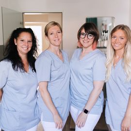 Das Team der Zahnarztpraxis Dr. Anika Braun in Köln Neuehrenfeld