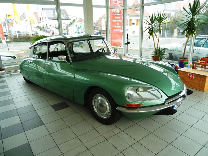 Autohaus C. Trois Ingo Lieb restaurierter Citroen DS 21