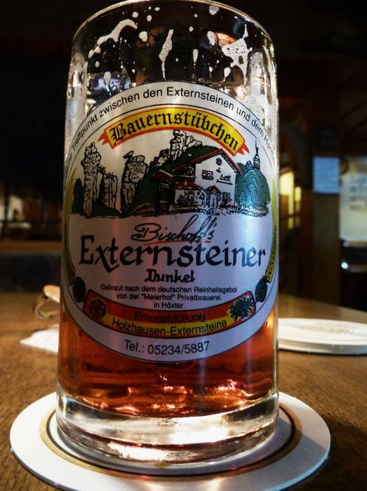 Holzhausen-Externsteine
Gaststätte Bauernstübchen 
Exellentes Schwarzbier.
