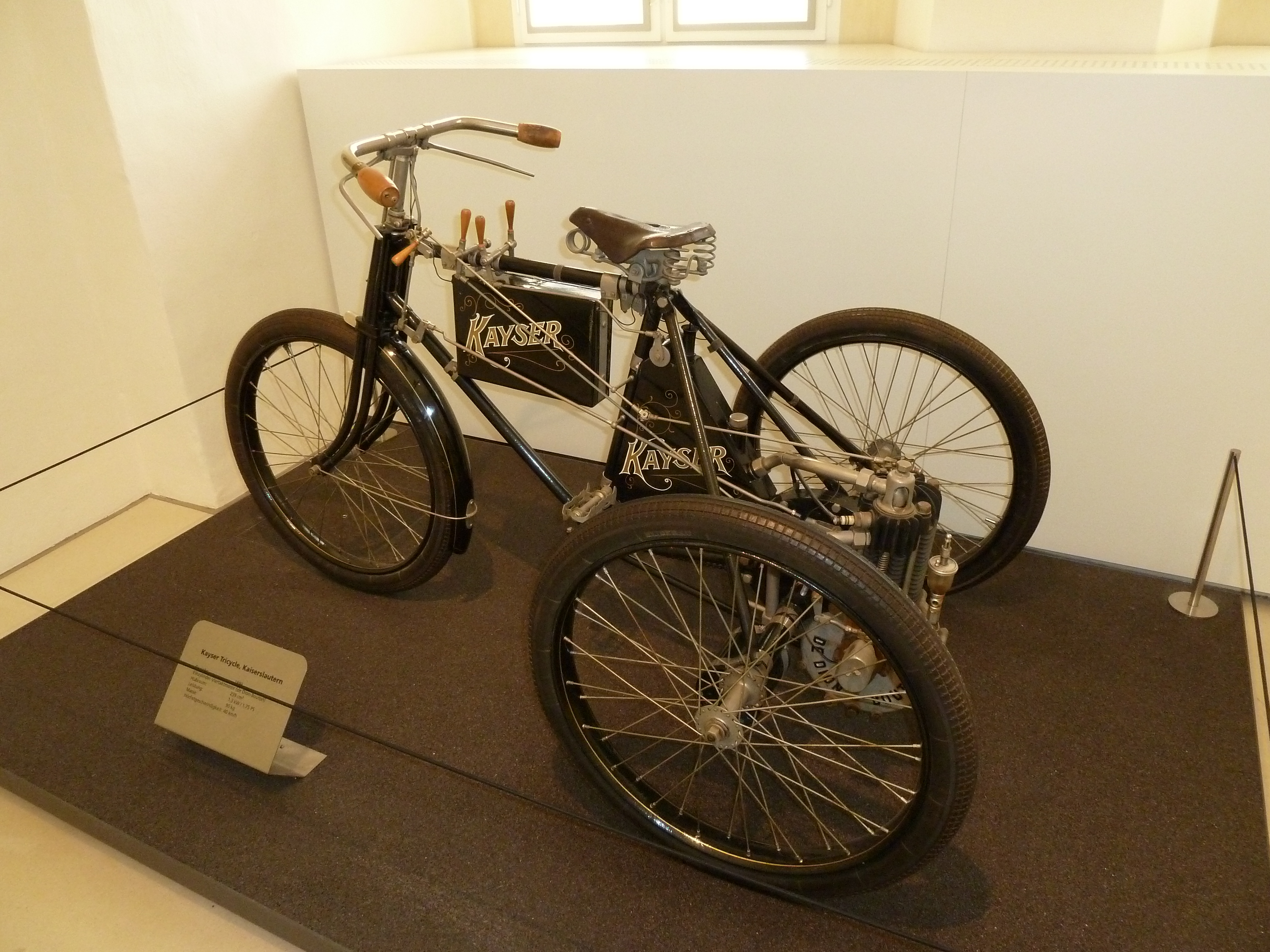 Motorradmuseum im Schloss Augustusburg 
Dreirad