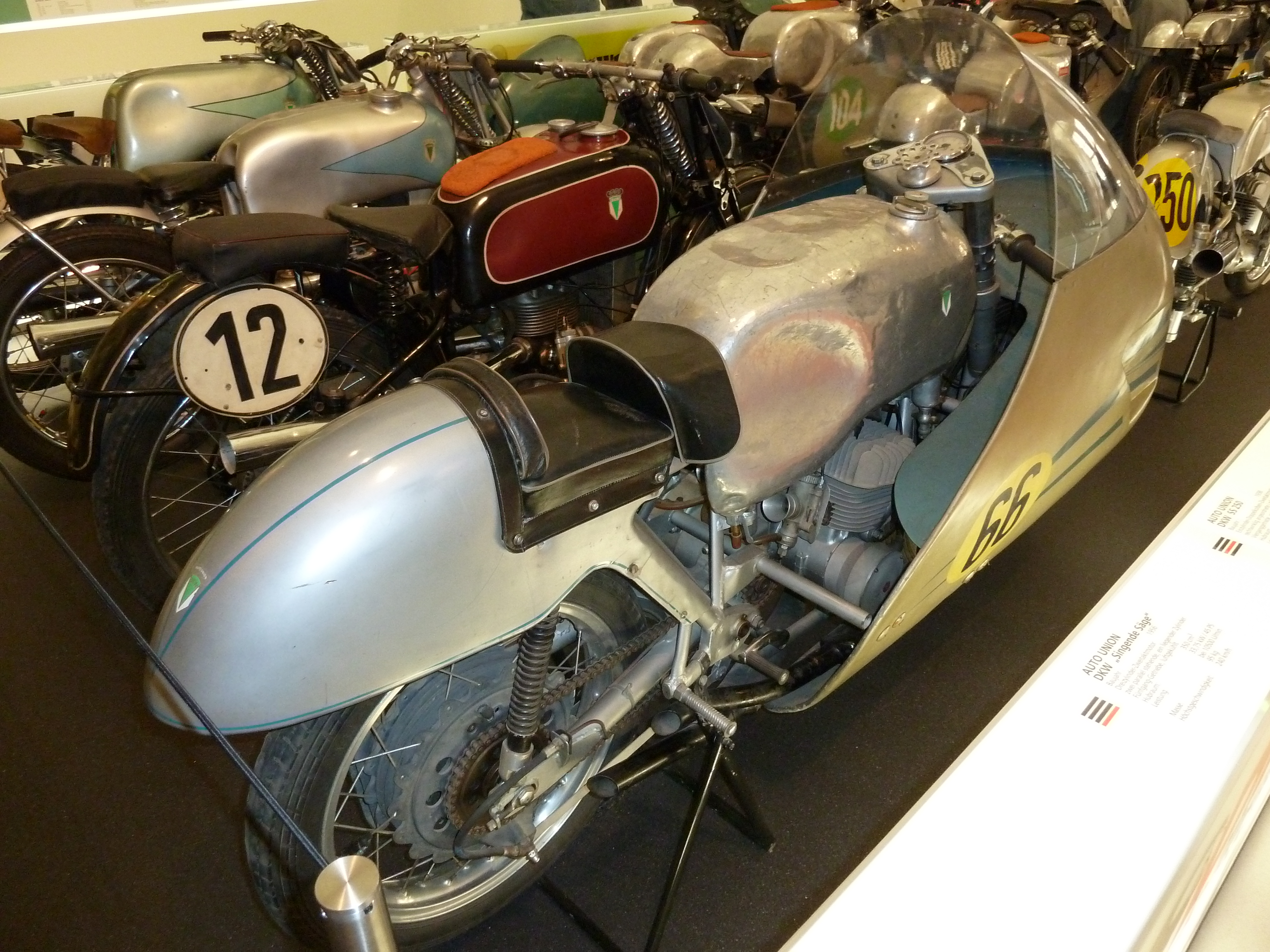 Motorradmuseum im Schloss Augustusburg 
Die singende Säge.