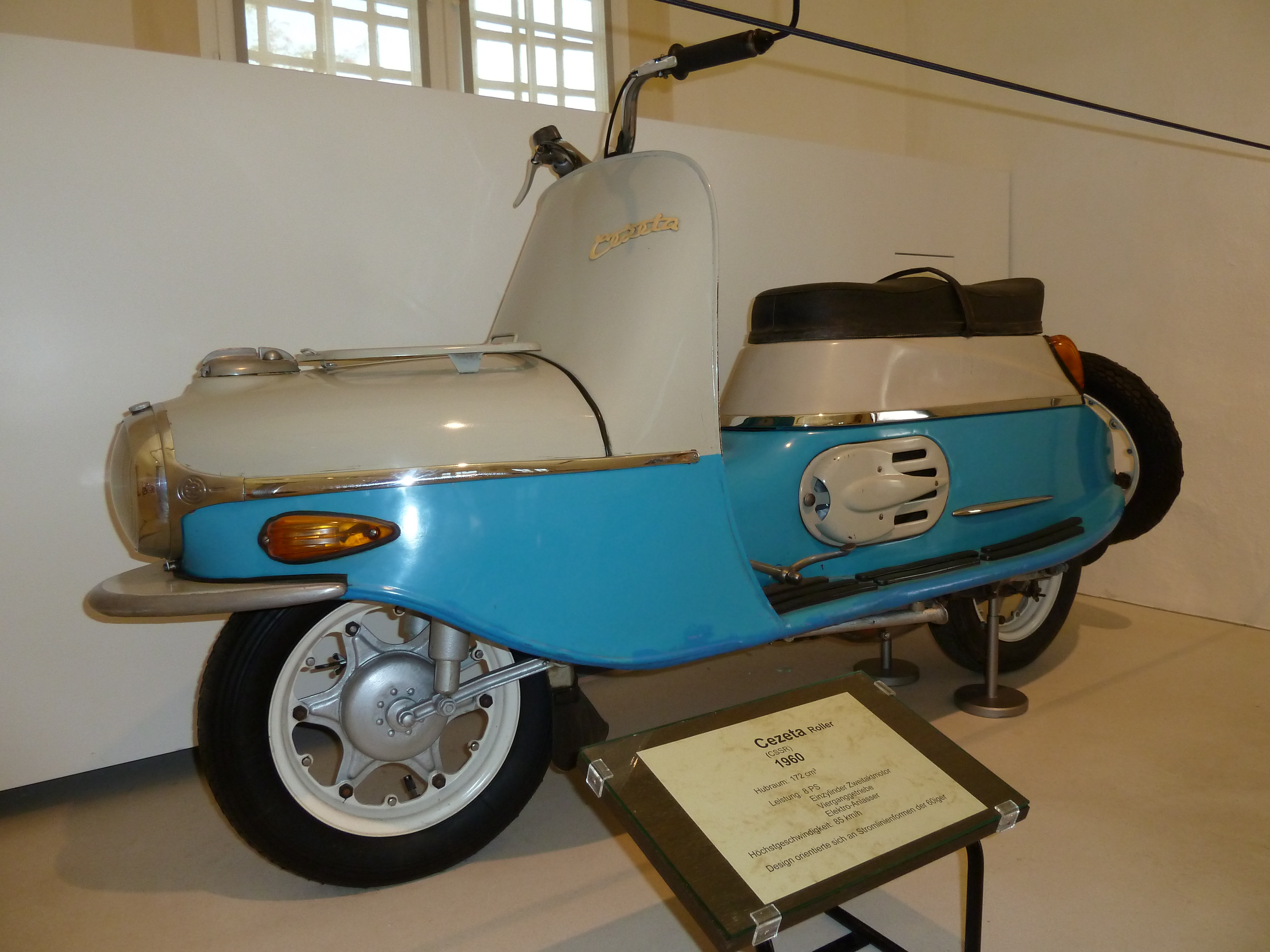 Motorradmuseum im Schloss Augustusburg 
Motoroller