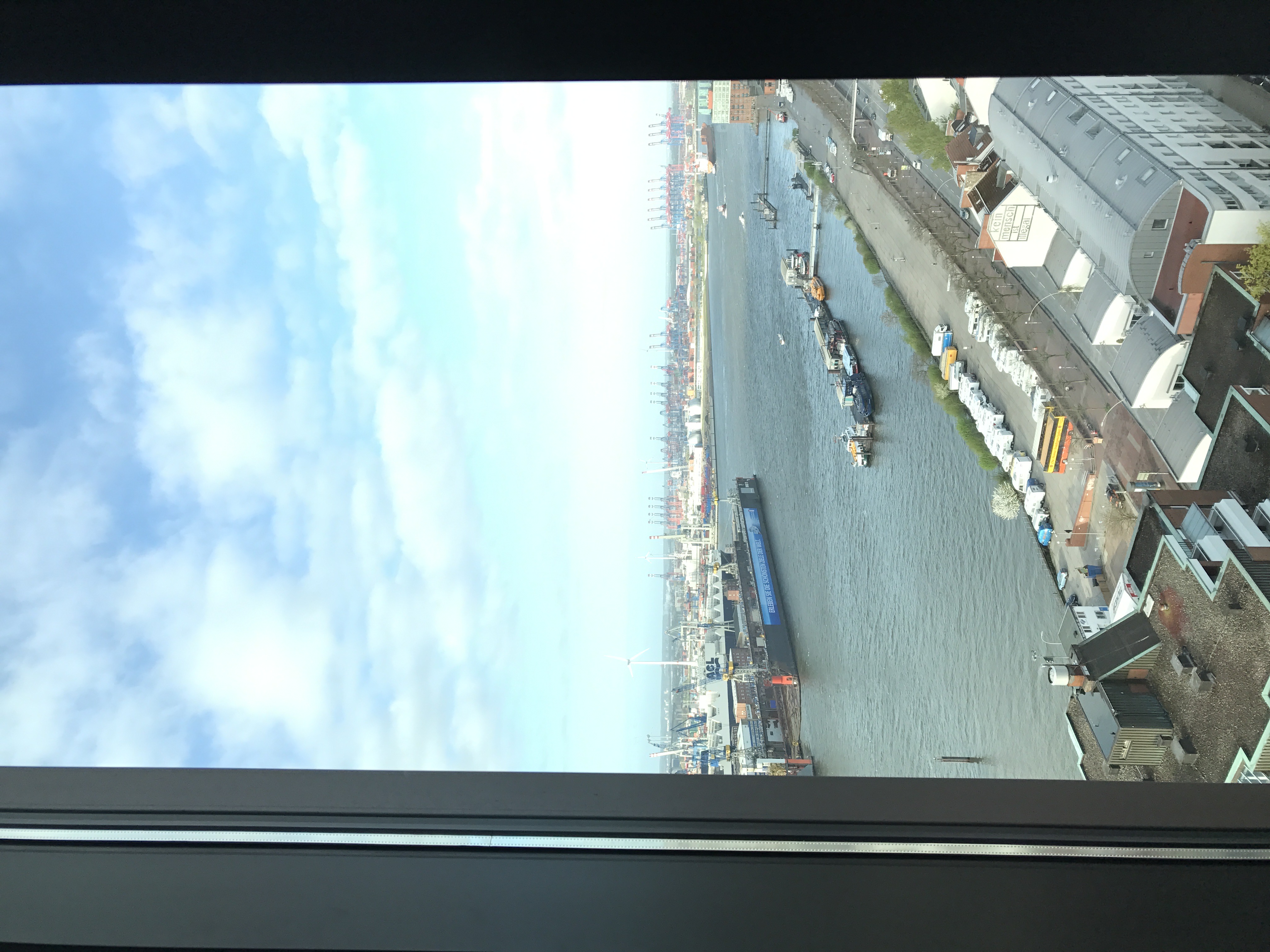 Ausblick aus der Suite Empire Riverside Hamburg