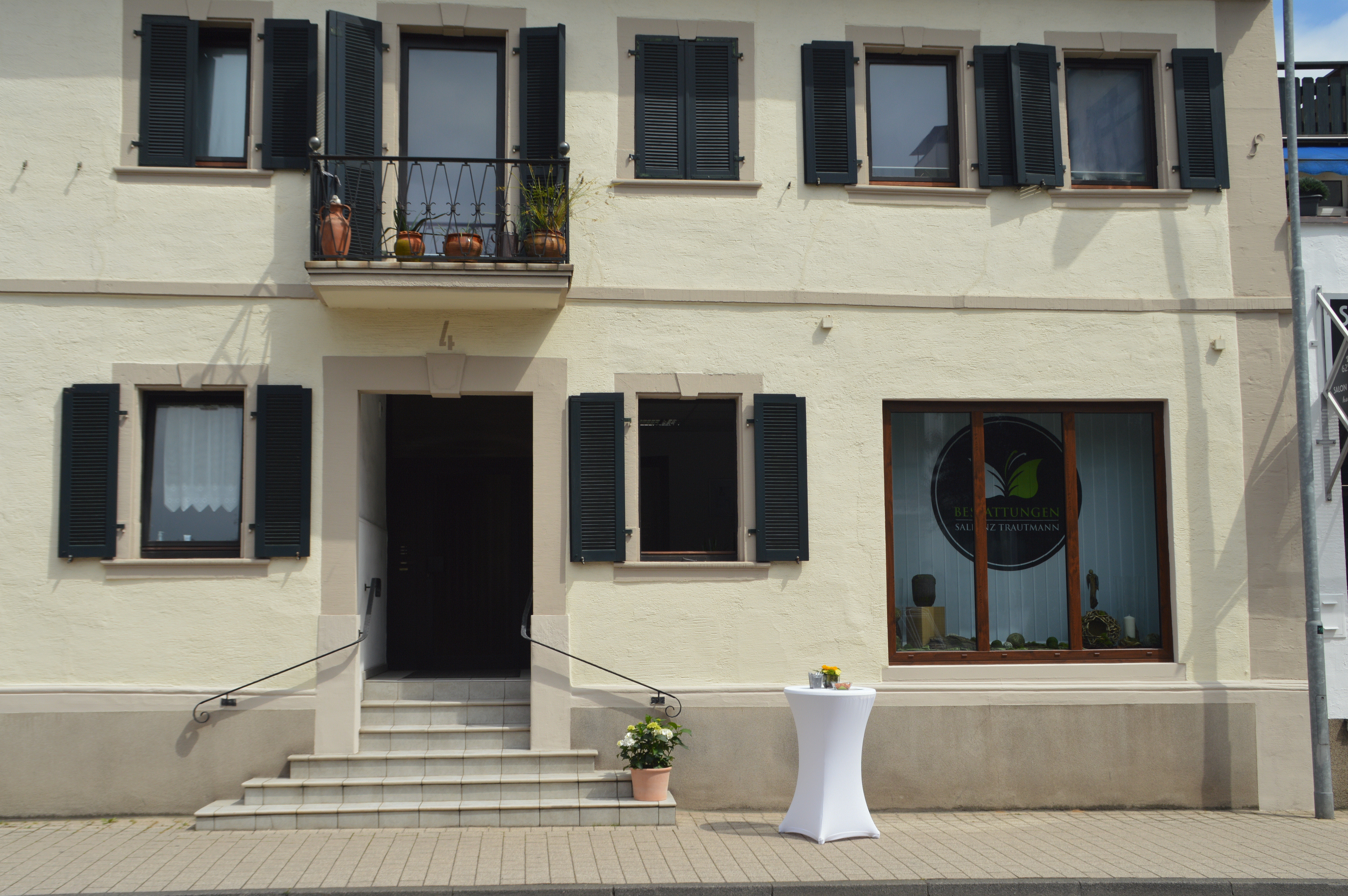 Hier befinden sich unsere Geschäftsräume in der Wilhelmstraße 4 in Sinsheim, direkt neben dem Rathaus