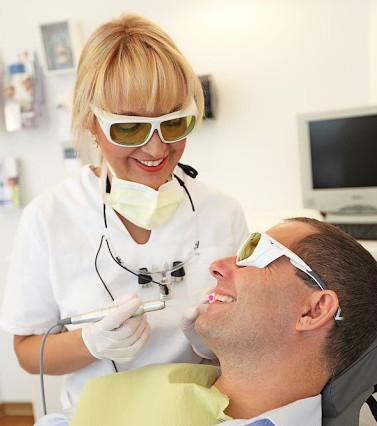 Schonende Zahnbehandlungen mit Laser - Zahnarztpraxis Dr. Paulsen in Bad Honnef bei Bonn