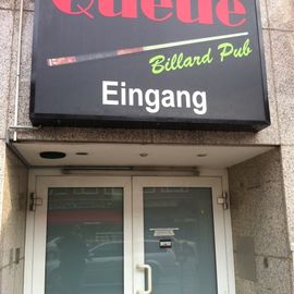 Der einladende Eingangsbereich...im "Queue" selbst (1.OG) sieht es freundlicher aus!