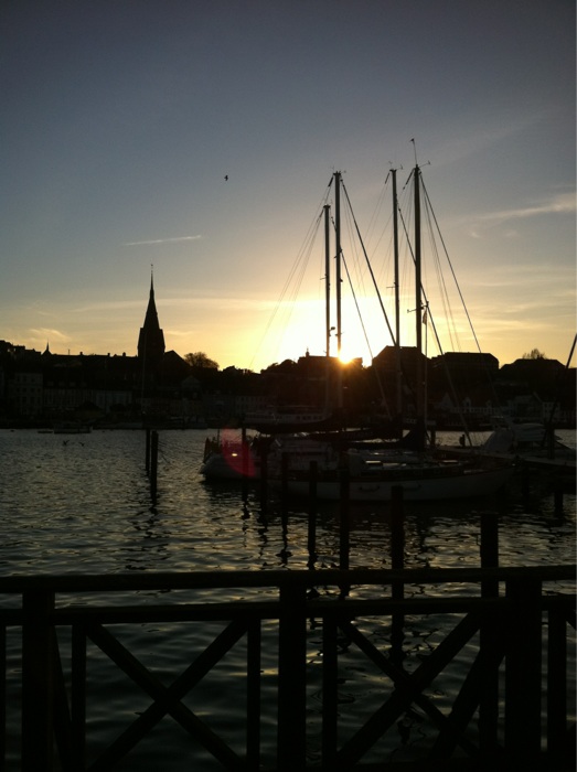 Sonnenuntergang im flensburger Hafen. Es gibt durchaus &uuml;blere Anblicke!