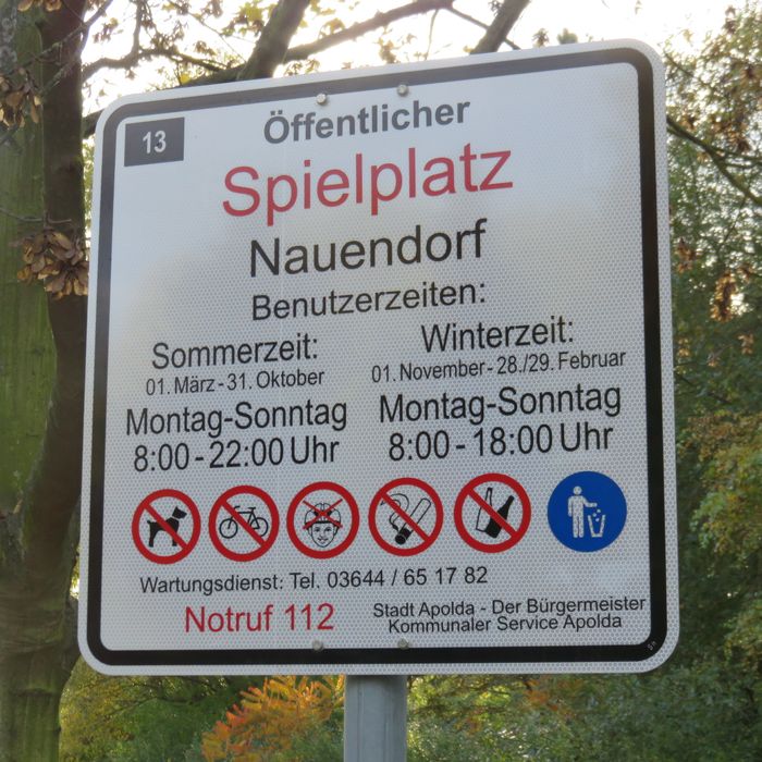 Gelegen nah der Sulzaer Straße im unteren Ilmtal. Nauendorf ist östlichster und dörflicher Ortsteil Apoldas.