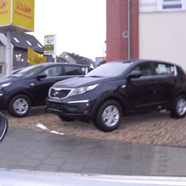 Ausstellungsfläche auf dem Netto-Parkplatz =Bedienung wie bei Netto??