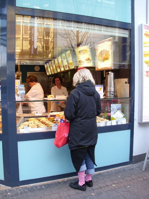 Außenverkauf mit leckeren Fischbrötchen