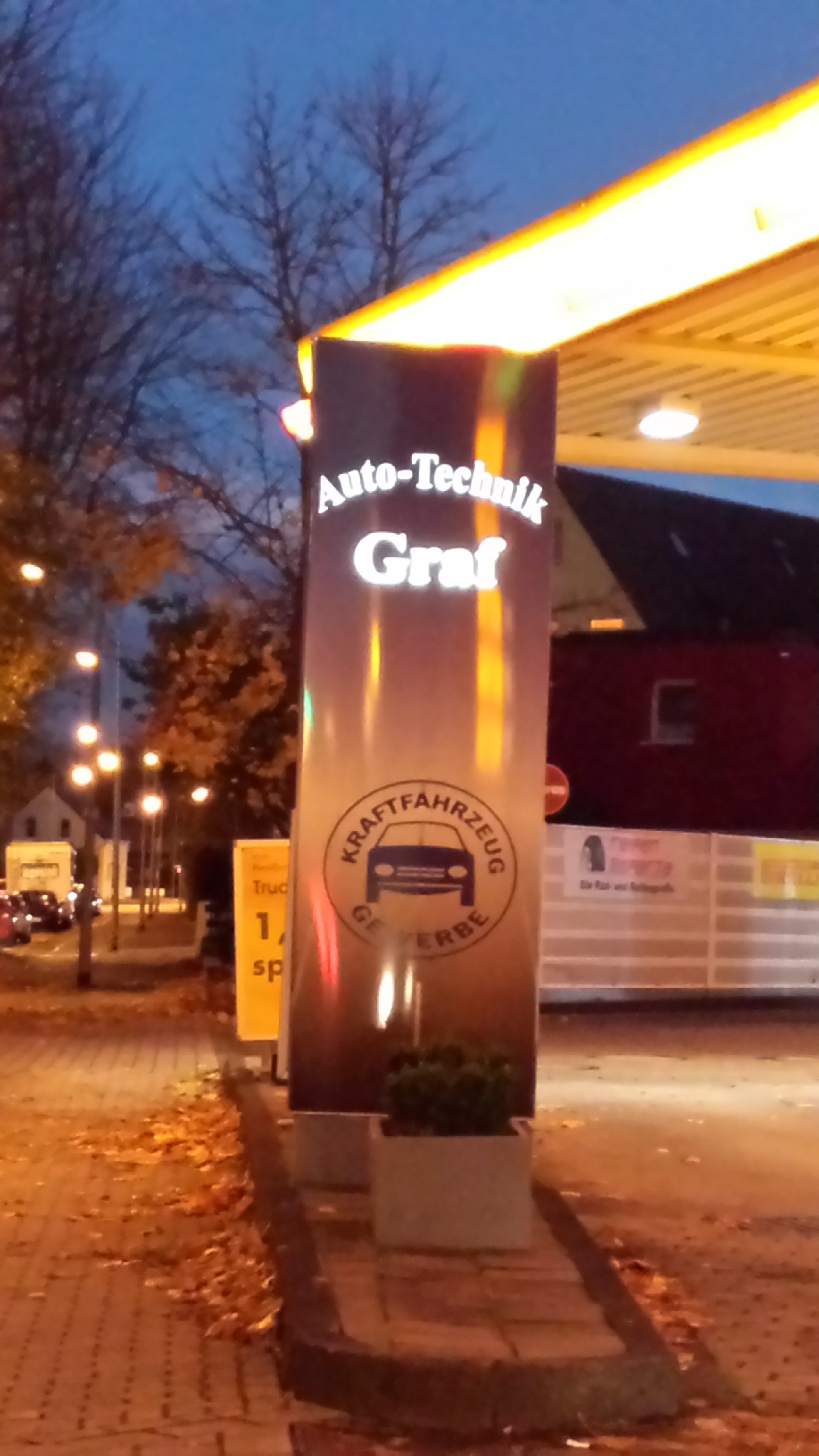 Bild 2 Shell Tankstelle in Duisburg