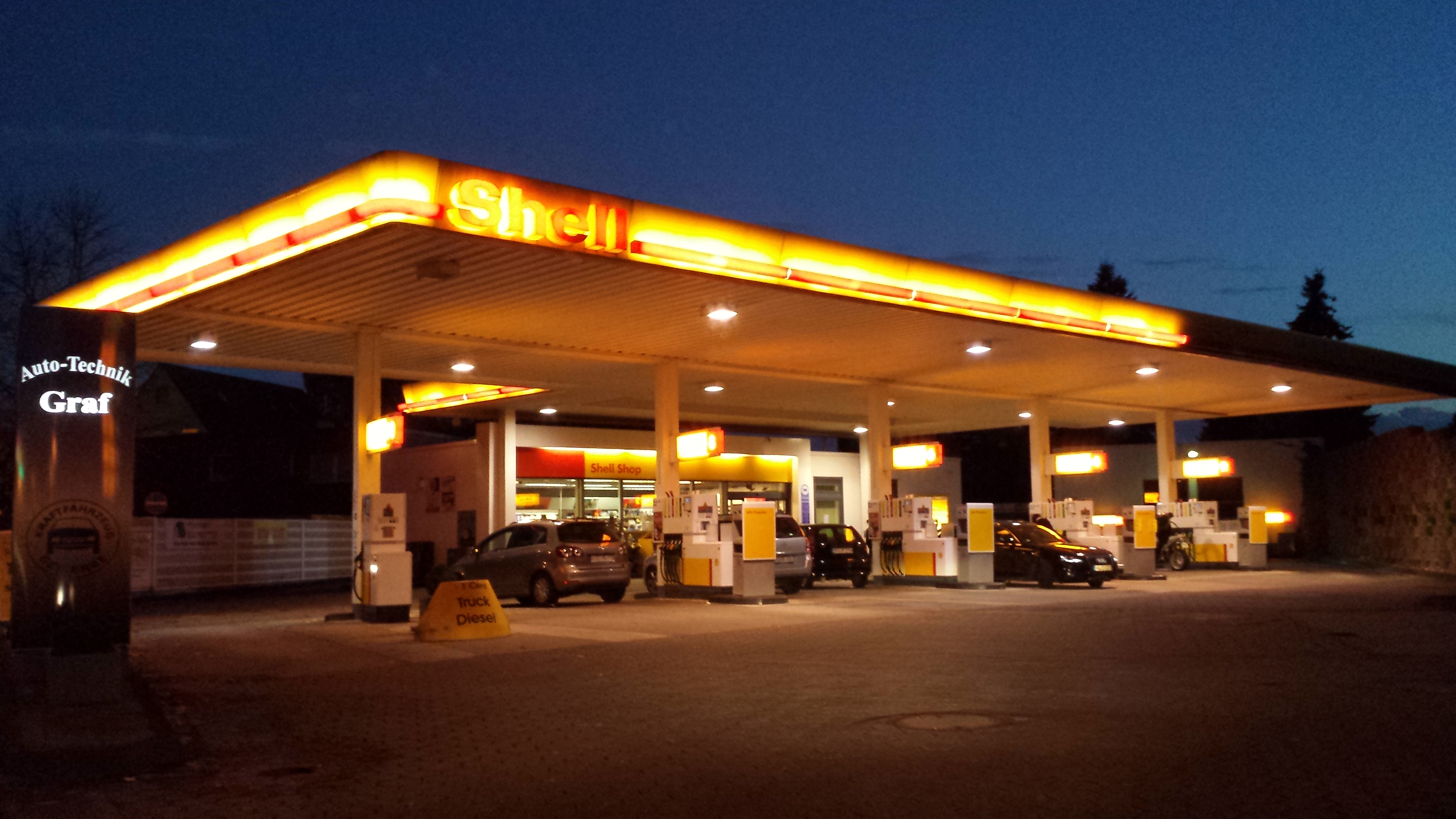 Bild 1 Shell Tankstelle in Duisburg