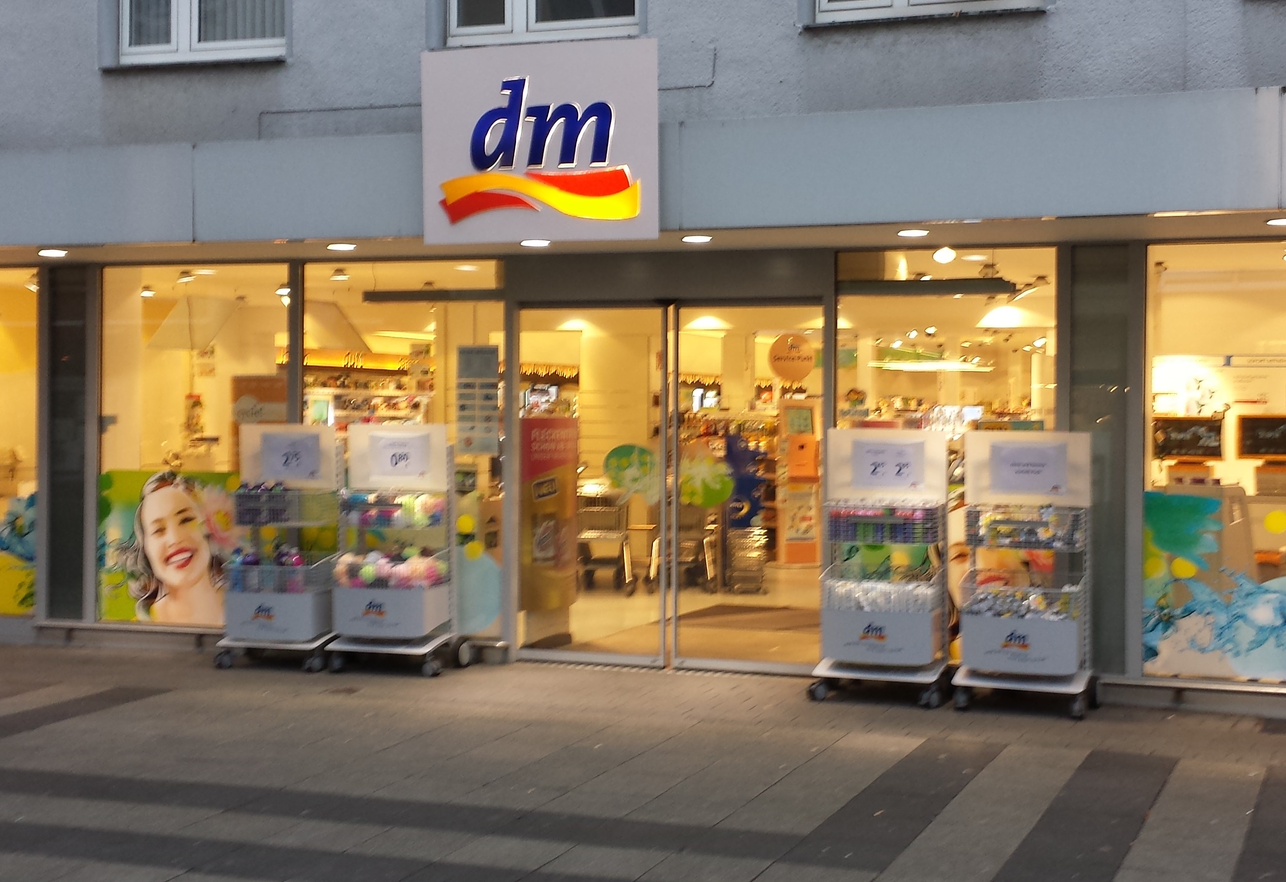 Bild 1 dm-drogerie markt in Duisburg