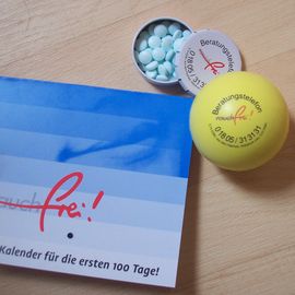 Das Nicht-Raucher-Paket mit Anti-Streß-Ball, Pfefferminzpastillen und Nicht-Raucher-Kalender