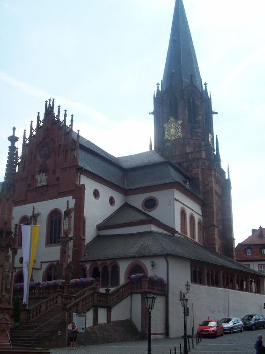Die Stiftskirche in Aschaffenburg