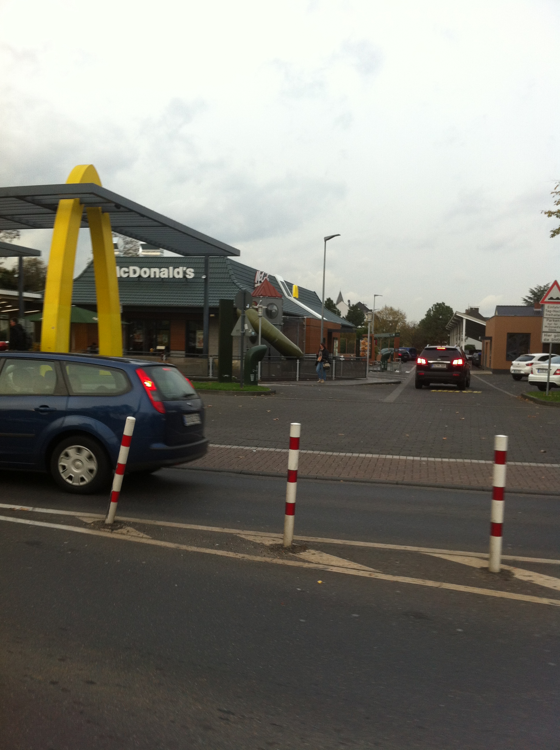 McDonald's Deutschland Inc. Zweigniederlassung München in Venloer Str. 624 50827 