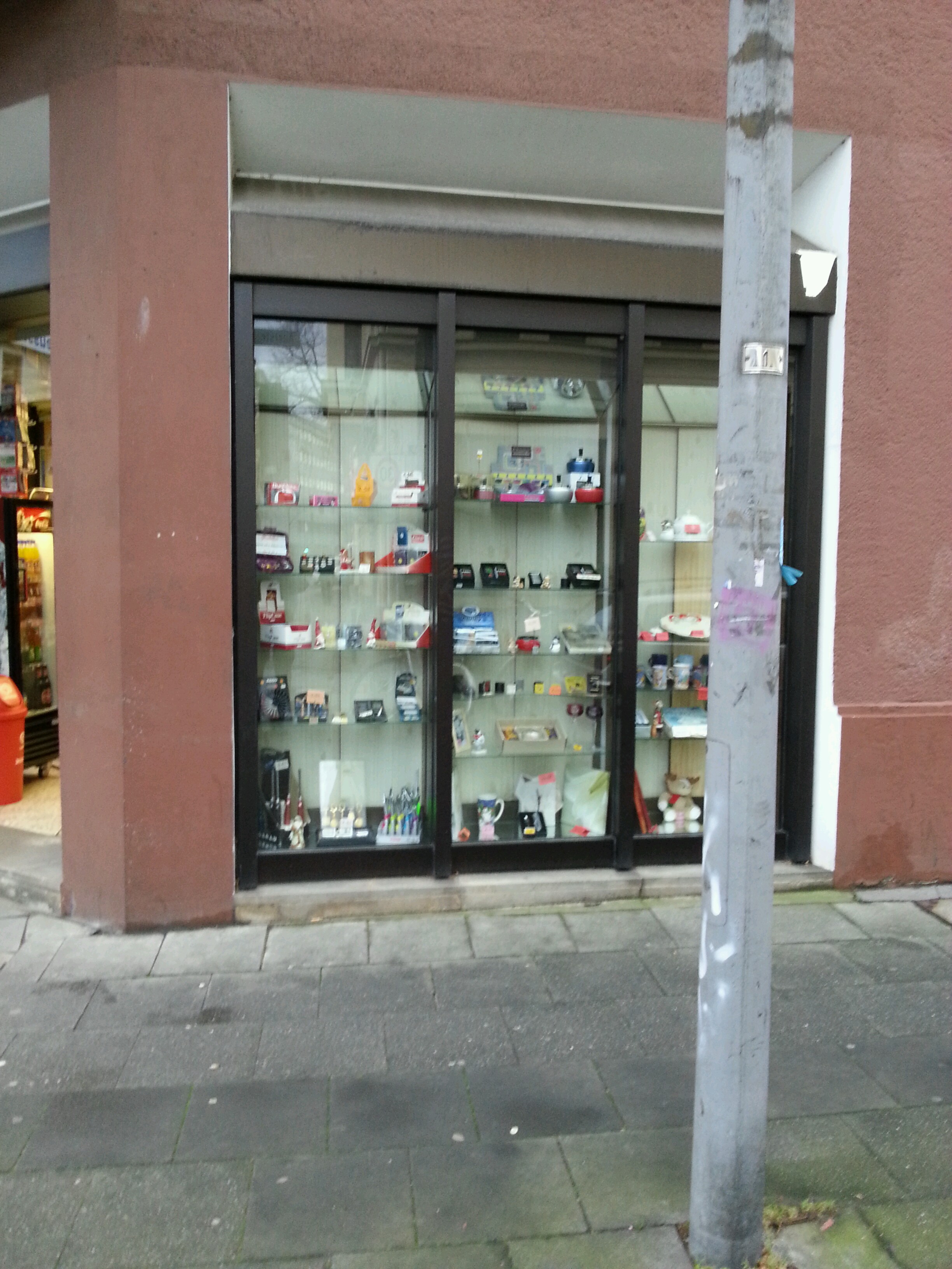 Bild 2 Tabakwaren Inh. Guido Lüttgen in Köln