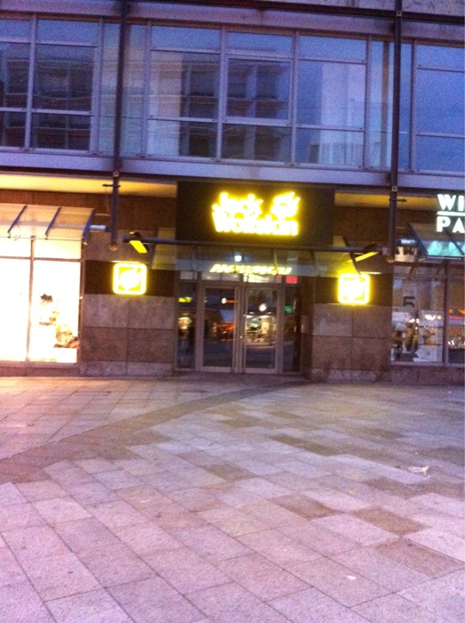 Bild 1 Jack Wolfskin Store in Stuttgart