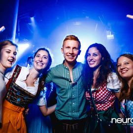 Party mit Freunden auch während des Oktoberfestes - die After Wiesn Party in München!