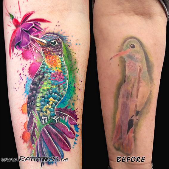 Kolibri Cover up tattoo mit Aquarell Style watercolor farbige bunte tattoos tattoostudio freiburg