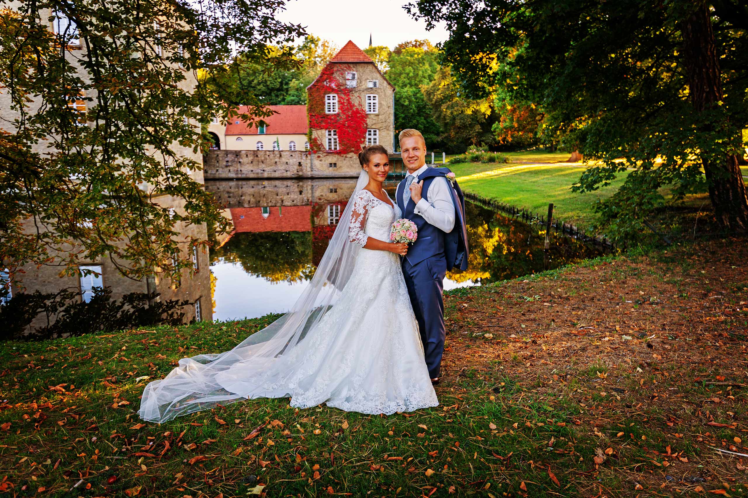 Hochzeitsfotograf NRW Rüdiger Gohr natürlich schöne Hochzeitsporträts auf Schloss Werries