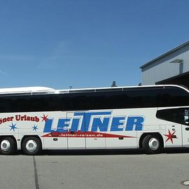 Bus City-Liner vor Buswerkstatt